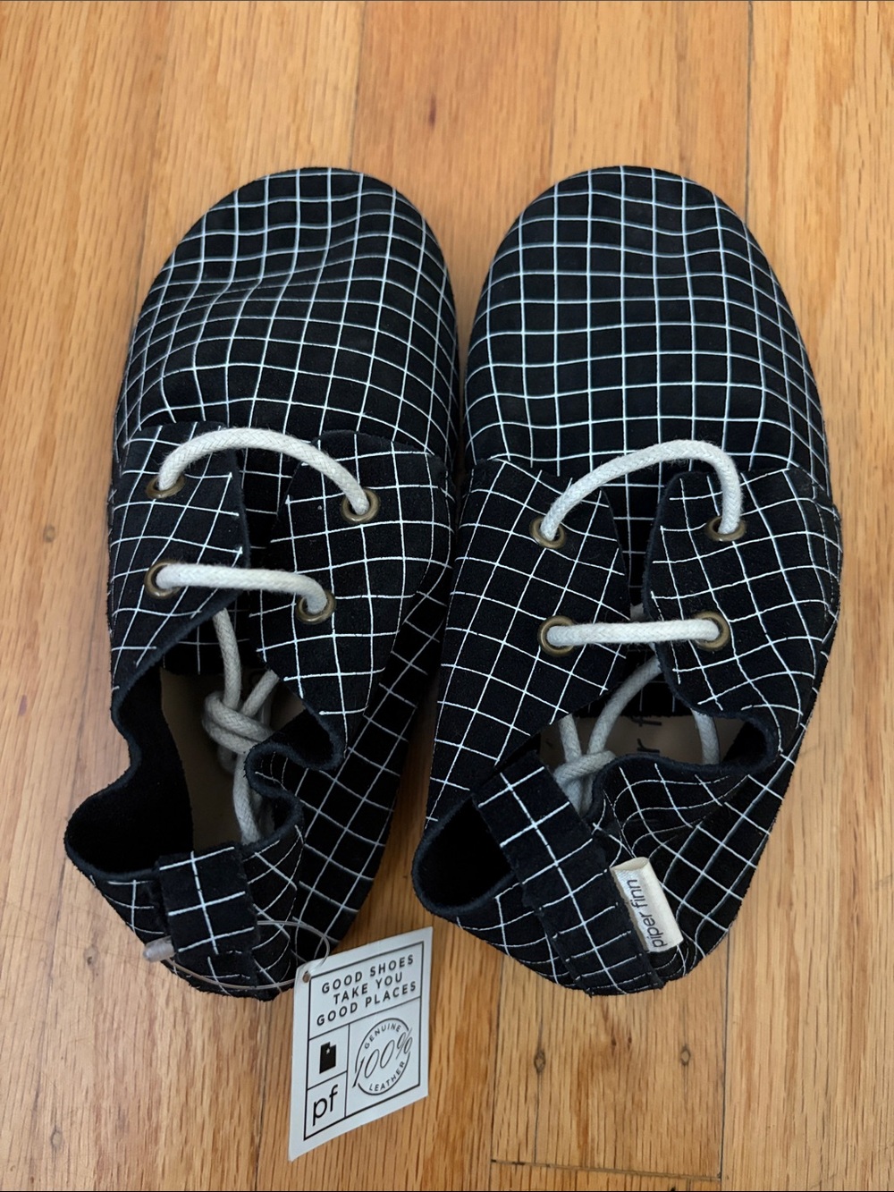 Piper Finn Kids Black Grid Moccasins with White Laces NEW W/ TAGS - Toddler 10